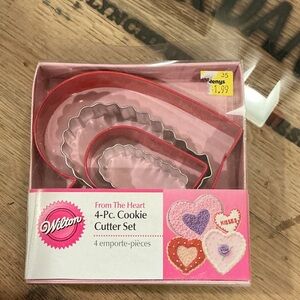 Wilton Heart Cookie Cutter Set - Red and Pink